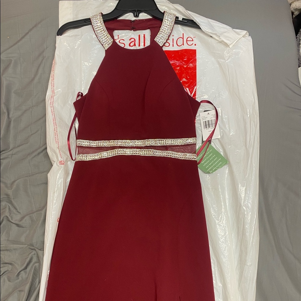 Perfect Simple elegant prom dress! Brand new, don’t have a use for it anymore.